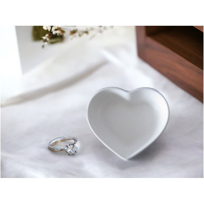 Small Heart Ring Holder - Image 2